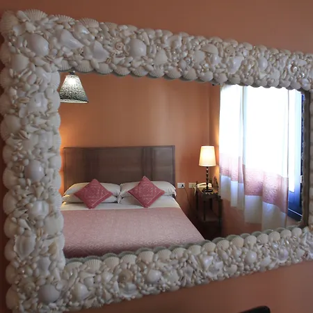 La Piazza - ポルト・ラファエル